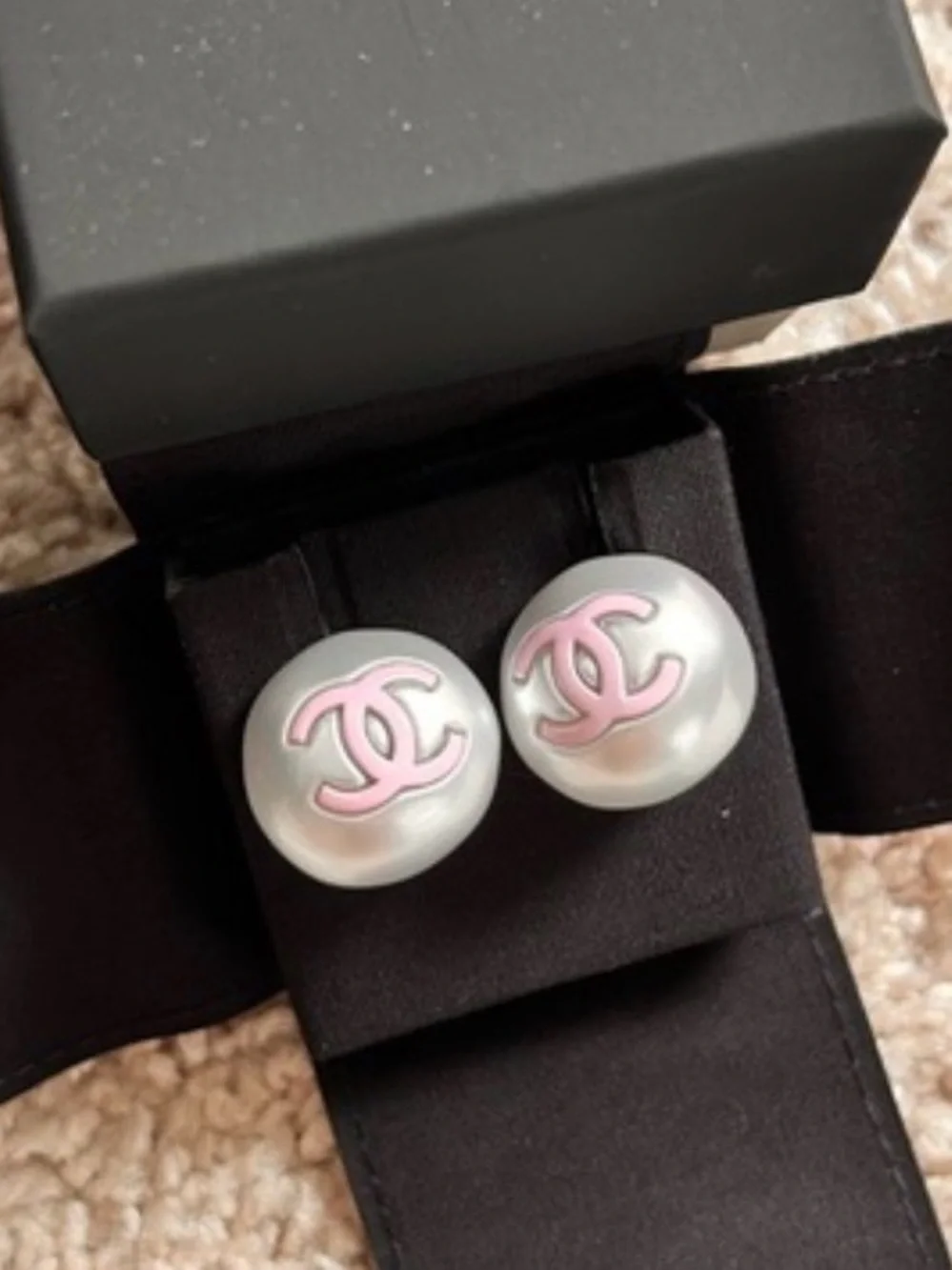 🩰  🆕 Pink CC Faux Pearl Studs  🐚